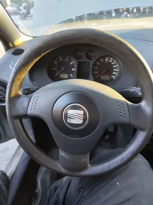 Foto de VOLANTE SEAT CORDOBA BERLINA (6L2) 1.4 16V (75 CV / 55 KW) referencia 6L0419091M FKZ