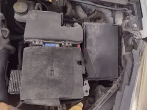 Foto de CAJA RELES / FUSIBLES OPEL CORSA D 1.3 16V CDTI (75 CV / 55 KW) referencia 93196921 foto 1