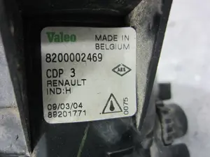 Foto de FARO ANTINIEBLA IZQUIERDO RENAULT LAGUNA II (BG0) 1.9 dCi Diesel (120 CV / 88 KW) referencia 8200002469 foto 2