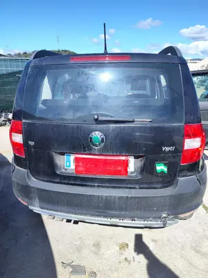 Foto de PORTON TRASERO SKODA YETI (5L)(2009) 2.0 TDI (110 CV / 81 KW)