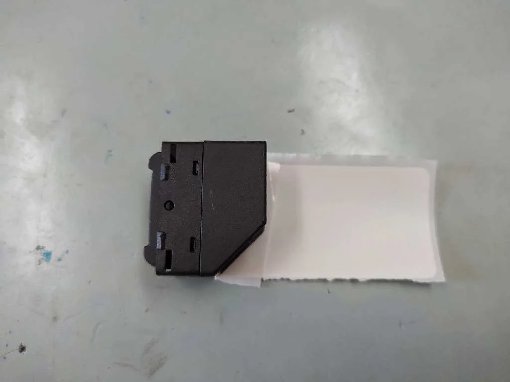 Foto de MANDO ELEVALUNAS TRASERO DERECHO VOLKSWAGEN PASSAT BERLINA (3B2) referencia 1J0959855