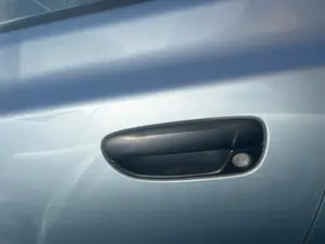 Foto de MANETA EXTERIOR DELANTERA DERECHA HYUNDAI ACCENT (LC) 1.5 CRDi CAT (82 CV / 60 KW)