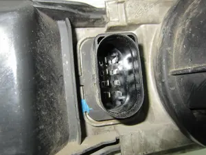 Foto de FARO DERECHO SKODA OCTAVIA BERLINA (1U2) referencia YU3X13005 foto 3