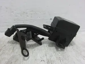 Foto de CAJA RELES / FUSIBLES MITSUBISHI 3000 GT (Z10) 3.0 Biturbo (286 CV / 210 KW) foto 4