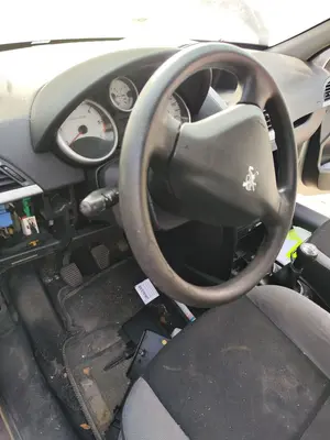 Foto de VOLANTE PEUGEOT 207 1.4 HDi (68 CV / 50 KW) referencia 4109LL foto 3