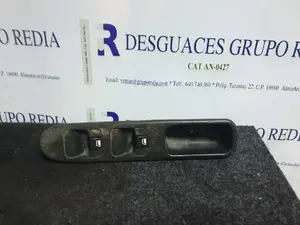 Foto de MANDO ELEVALUNAS DELANTERO IZQUIERDO PEUGEOT 307 BERLINA (S2) referencia PA6615FV foto 2