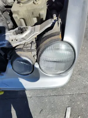 Foto de FARO IZQUIERDO MERCEDES-BENZ CLASE E (BM 210) BERLINA 2.2 CDI CAT (143 CV / 105 KW) referencia A2108202761 foto 2