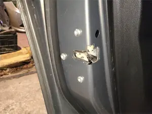 Foto de CERRADURA PUERTA DELANTERA IZQUIERDA OPEL MERIVA B