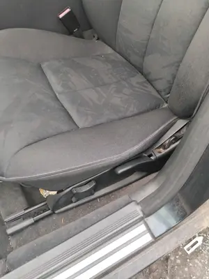 Foto de ASIENTO DELANTERO IZQUIERDO MERCEDES-BENZ CLASE E (BM 210) BERLINA 3.0 Diesel CAT (136 CV / 100 KW) foto 2