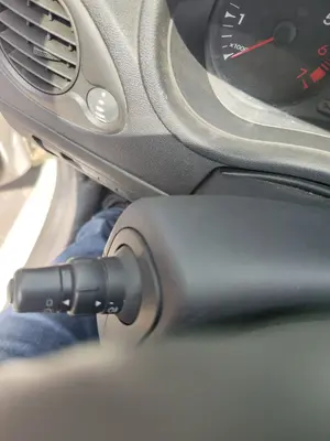 Foto de MANDO LUCES RENAULT CLIO III 1.2 16V (75 CV / 55 KW)