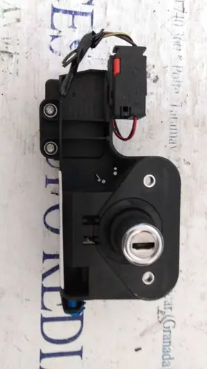 Foto de CERRADURA MALETERO / PORTON OPEL CORSA C 1.2 16V CAT (Z 12 XE / LW4) (75 CV / 55 KW) referencia 09183495 foto 1