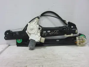 Foto de ELEVALUNAS DELANTERO IZQUIERDO BMW SERIE 3 BERLINA (E90) 2.0 16V CAT (150 CV / 110 KW) referencia 7140587E