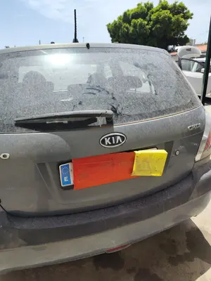 Foto de PORTON TRASERO KIA RIO (JB) 1.5 CRDi (110 CV / 81 KW) referencia 737001G320 foto 2