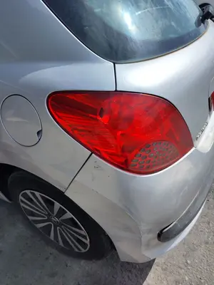 Foto de PILOTO TRASERO IZQUIERDO PEUGEOT 207 1.6 16V HDi (90 CV / 66 KW) referencia 6350Y7 foto 2