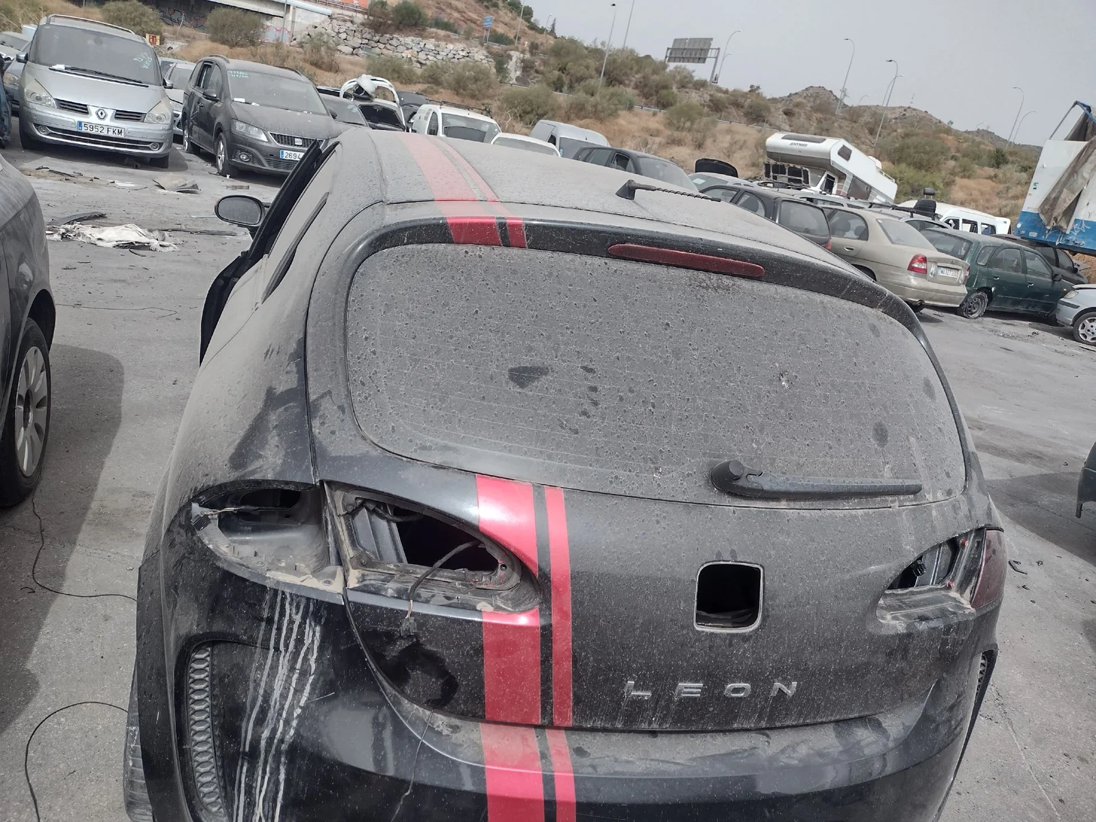 Foto de PORTON TRASERO SEAT LEON (1P1) 2.0 TDI (140 CV / 103 KW) referencia 1P0827024