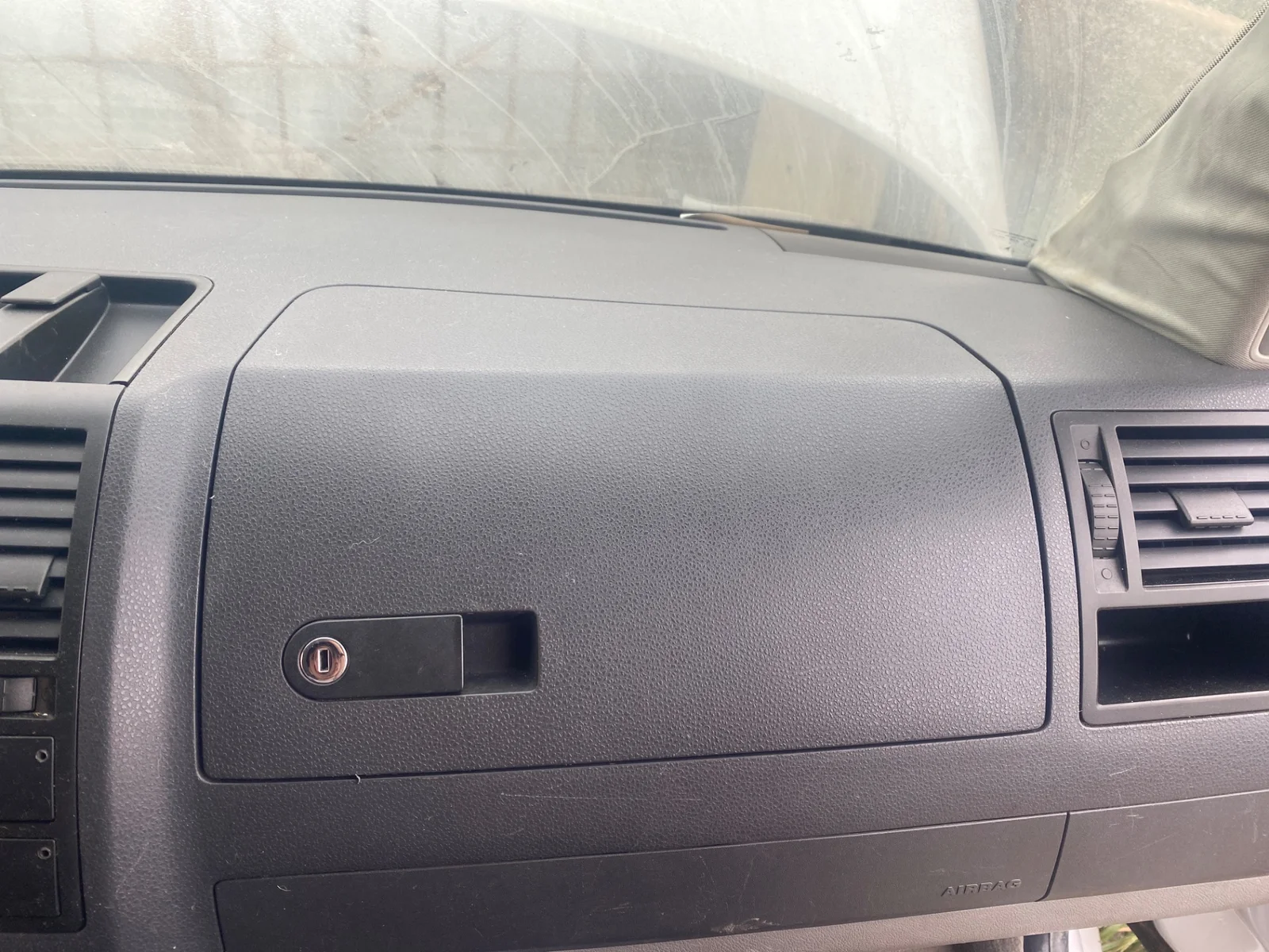Foto de GUANTERA VOLKSWAGEN T5 TRANSPORTER BUS (7H) 2.5 TDI (131 CV / 96 KW)