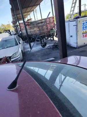 Foto de ANTENA VOLKSWAGEN PASSAT BERLINA (3B2) 1.9 TDI (116 CV / 85 KW) referencia 3B0051506A