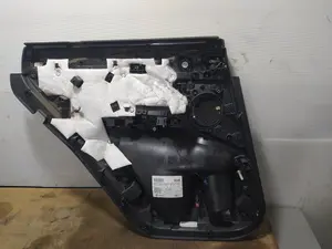 Foto de GUARNECIDO PUERTA TRASERA DERECHA BMW SERIE X3 (G01) 3.0 24V Turbodiesel (265 CV / 195 KW) referencia 74102264 foto 2