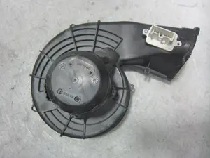 Foto de MOTOR CALEFACCION OPEL MERIVA 1.7 16V DTI CAT (Y 17 DT / LR6) (75 CV / 55 KW) referencia 58874