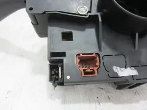 Foto de MANDO MULTIFUNCION CITROEN C2 1.4 (73 CV / 54 KW) referencia 96488227XT foto 2