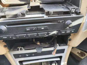 Foto de SISTEMA AUDIO / RADIO CD BMW SERIE X3 (E83) 2.0 16V Diesel CAT (150 CV / 110 KW) foto 2