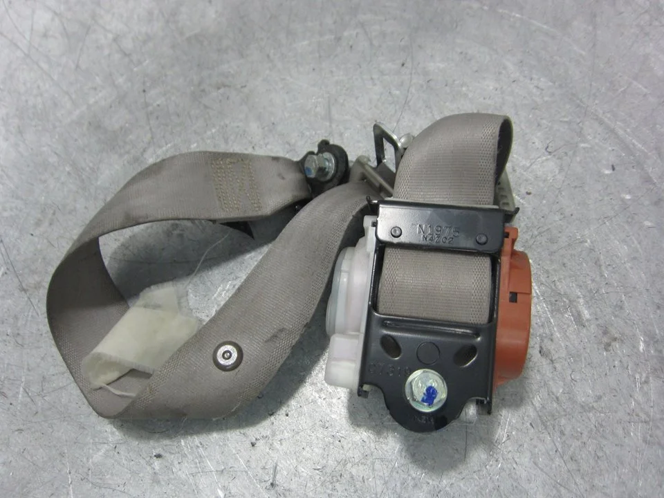 Foto de CINTURON SEGURIDAD TRASERO IZQUIERDO HONDA CR-V (RD8) 2.0 VTEC CAT (150 CV / 110 KW) referencia N1975