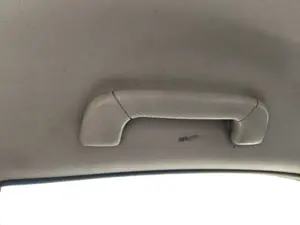 Foto de ASIDERO TECHO DELANTERO IZQUIERDO SSANGYONG REXTON 2.7 Turbodiesel CAT (160 CV / 118 KW)