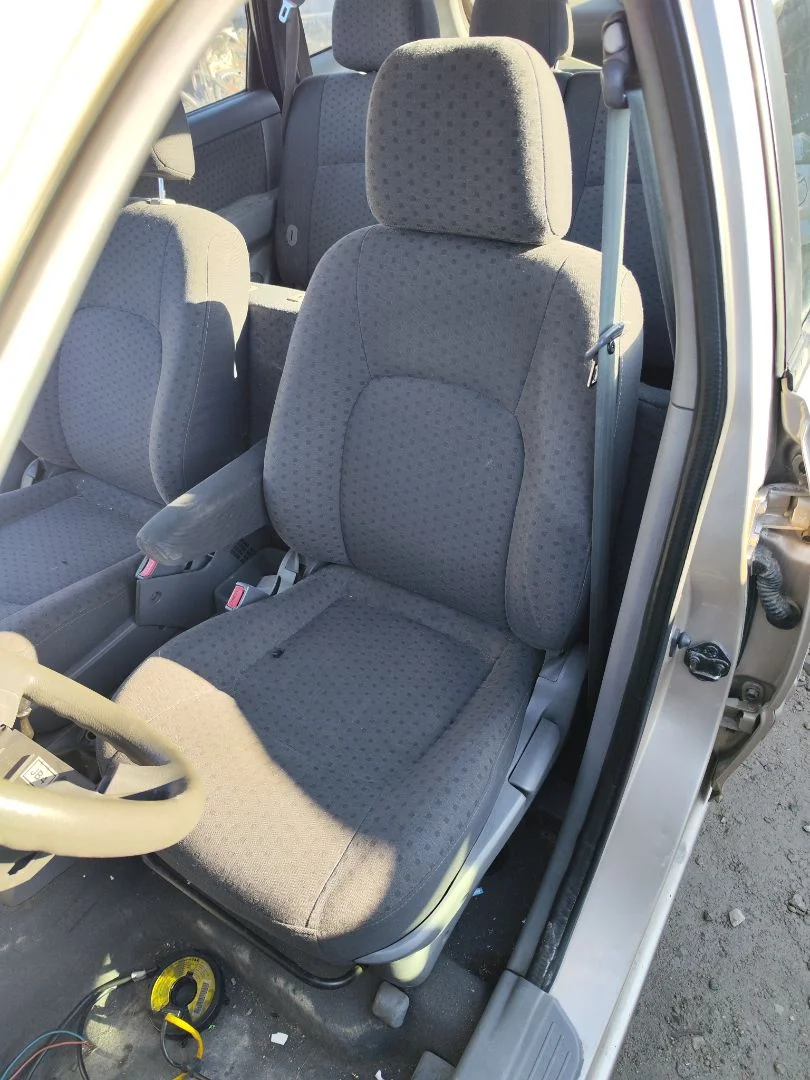 Foto de ASIENTO DELANTERO IZQUIERDO KIA CARENS (RS) 1.8 16V CAT (126 CV / 93 KW)