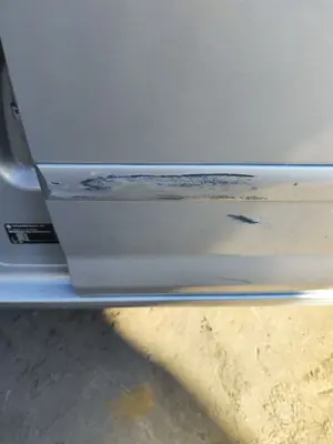 Foto de PUERTA TRASERA IZQUIERDA VOLKSWAGEN GOLF PLUS V (5M1) 1.9 TDI (105 CV / 77 KW) foto 2