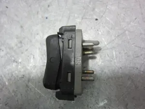 Foto de INTERRUPTOR MERCEDES-BENZ CLASE 124 (BM 124) BERLINA 3.0 CAT (180 CV / 132 KW) referencia 1298207510 foto 2