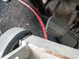 Foto de PEDAL EMBRAGUE NISSAN VANETTE (C220) 2.0 Diesel (67 CV / 49 KW)