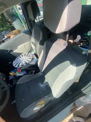 Foto de ASIENTO DELANTERO IZQUIERDO RENAULT CLIO III 1.5 dCi Diesel (68 CV / 50 KW)