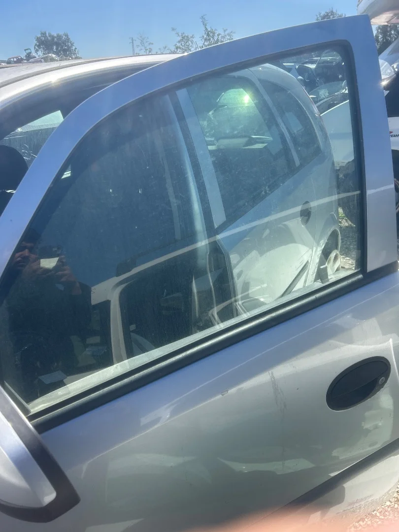 Foto de LUNA DELANTERA IZQUIERDA OPEL MERIVA 1.6 16V (101 CV / 74 KW) referencia 13205917