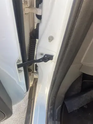 Foto de RETENEDOR PUERTA FORD KUGA (CBV) 2.0 TDCi CAT (136 CV / 100 KW)
