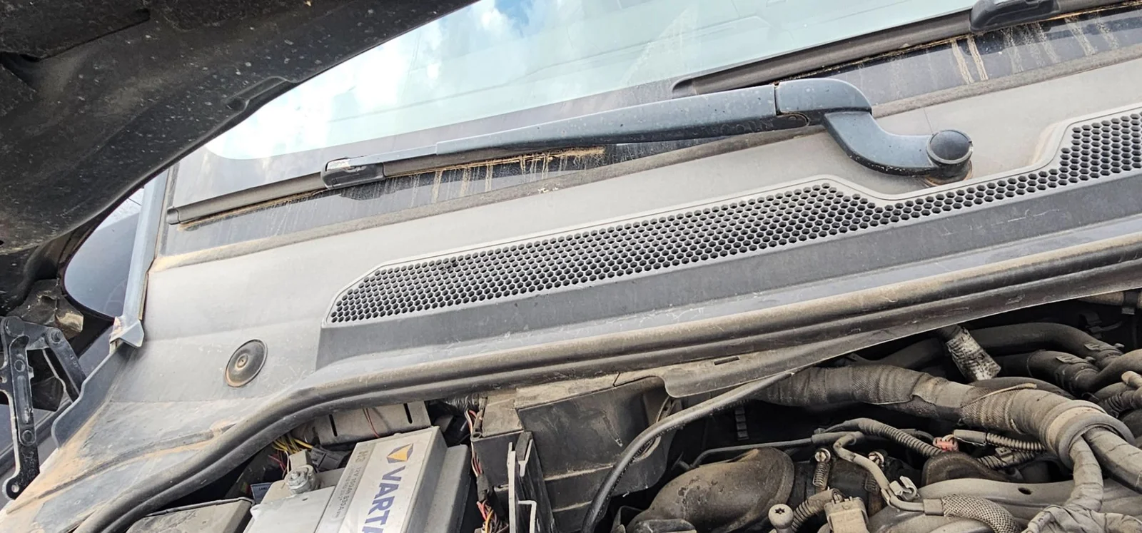 Foto de BRAZO LIMPIA DELANTERO DERECHO LAND ROVER RANGE ROVER SPORT 3.6 TD V8 (272 CV / 200 KW)