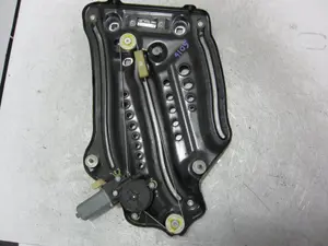 Foto de ELEVALUNAS TRASERO DERECHO AUDI A5 CABRIOLET (8F7) 2.7 V6 24V TDI (190 CV / 140 KW) referencia 8F0839398C