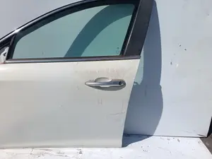 Foto de PUERTA DELANTERA IZQUIERDA ALFA ROMEO GIULIETTA (191) 1.6 JTDM CAT (105 CV / 77 KW)