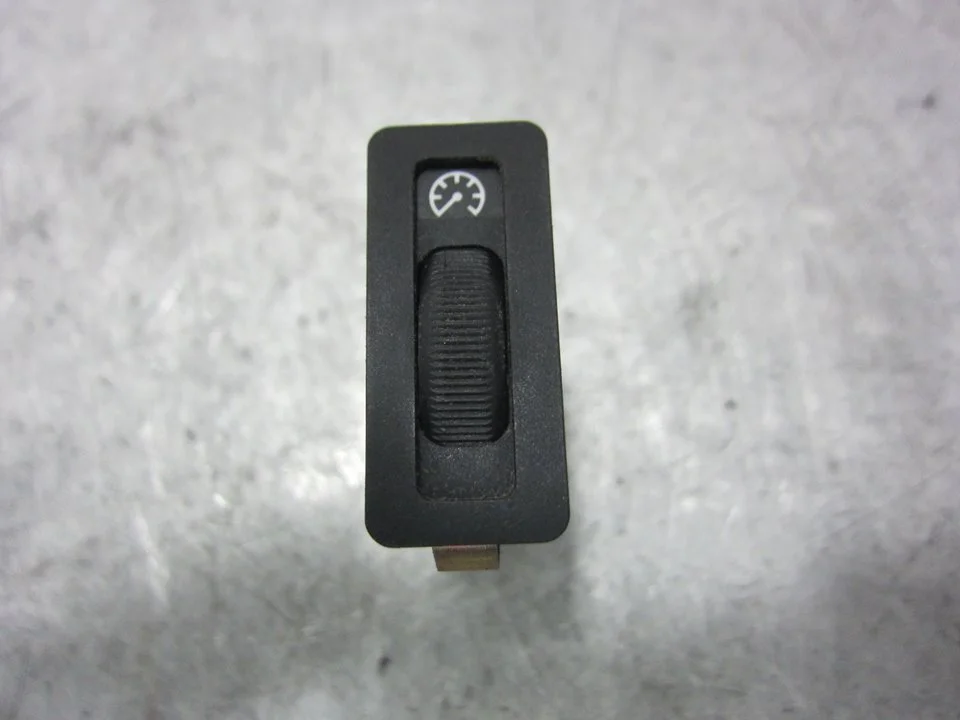 Foto de INTERRUPTOR BMW SERIE 3 BERLINA (E36) 2.0 24V (150 CV / 110 KW) referencia 61311387457