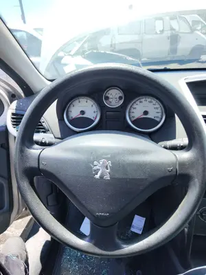 Foto de VOLANTE PEUGEOT 207 1.4  (73 CV / 54 KW) referencia 4109LL