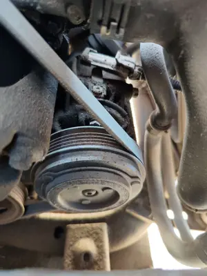 Foto de COMPRESOR AIRE ACONDICIONADO OPEL CORSA C 1.2 16V CAT (Z 12 XE / LW4) (75 CV / 55 KW) referencia 24421642