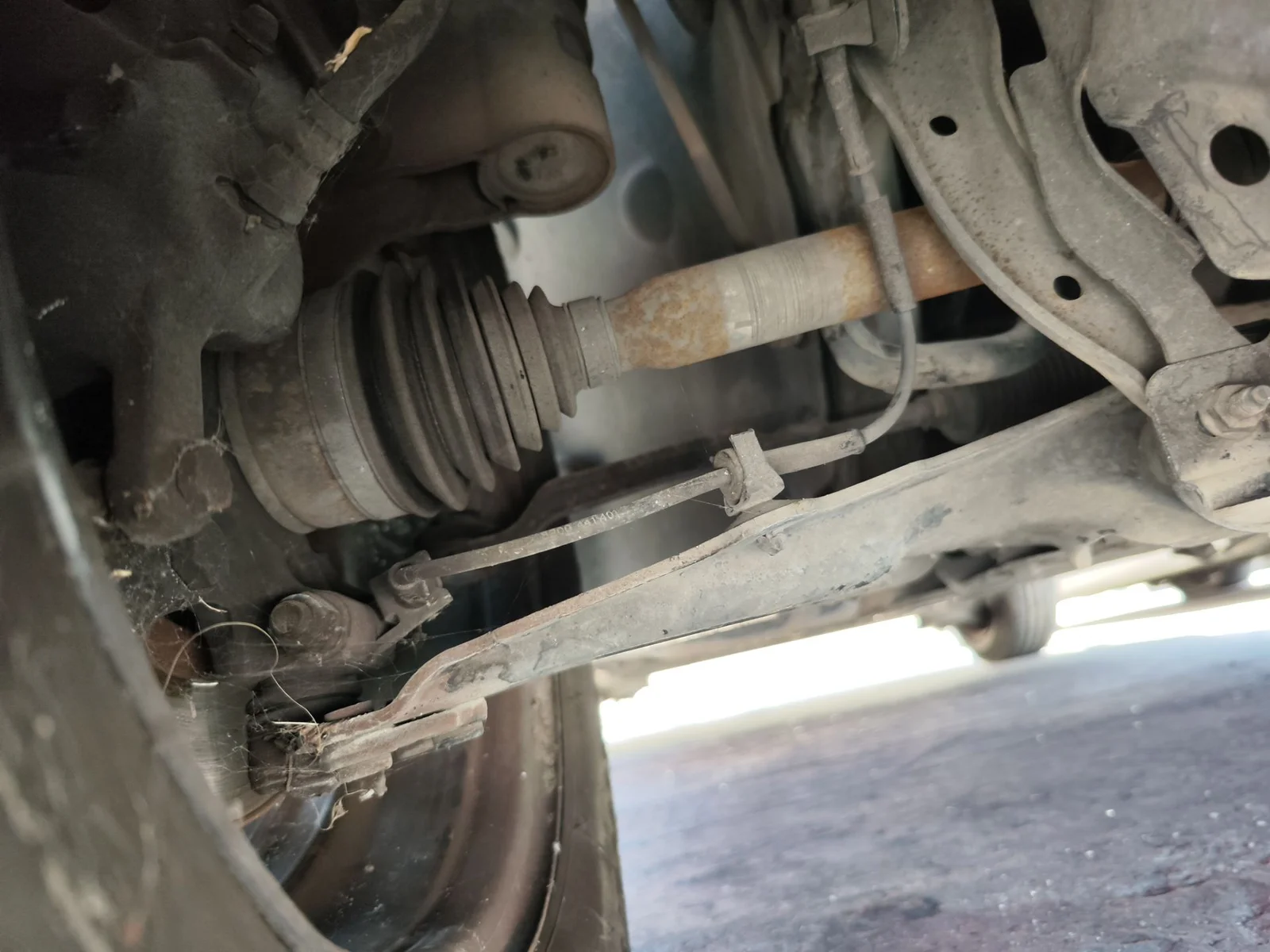 Foto de BRAZO SUSPENSION DELANTERO DERECHO RENAULT KANGOO II (F/KW0) 1.5 dCi Diesel CAT (86 CV / 63 KW)