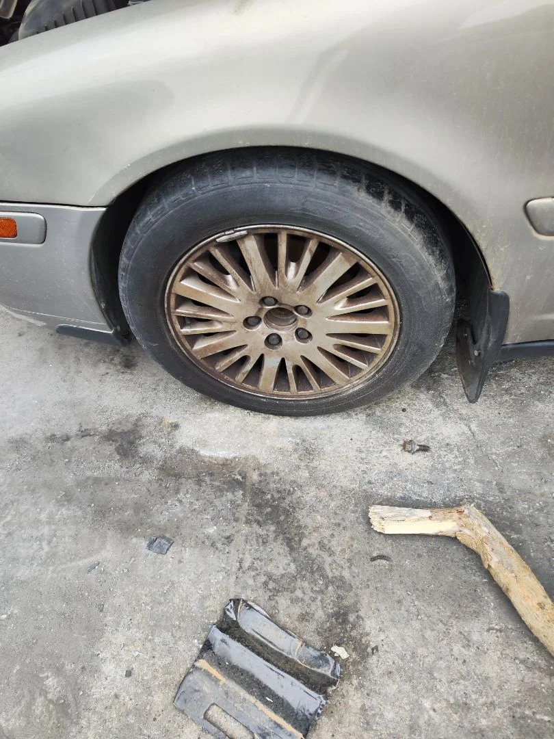 Foto de LLANTA VOLVO S80 BERLINA 2.4 Diesel (131 CV / 96 KW)