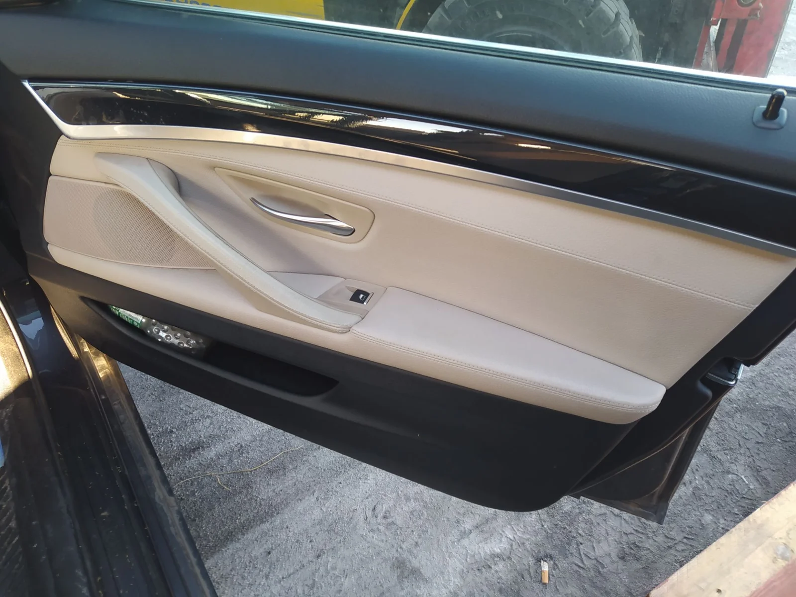 Foto de GUARNECIDO PUERTA DELANTERA DERECHA BMW SERIE 5 TOURING (F11) 2.0 Turbodiesel (218 CV / 160 KW)