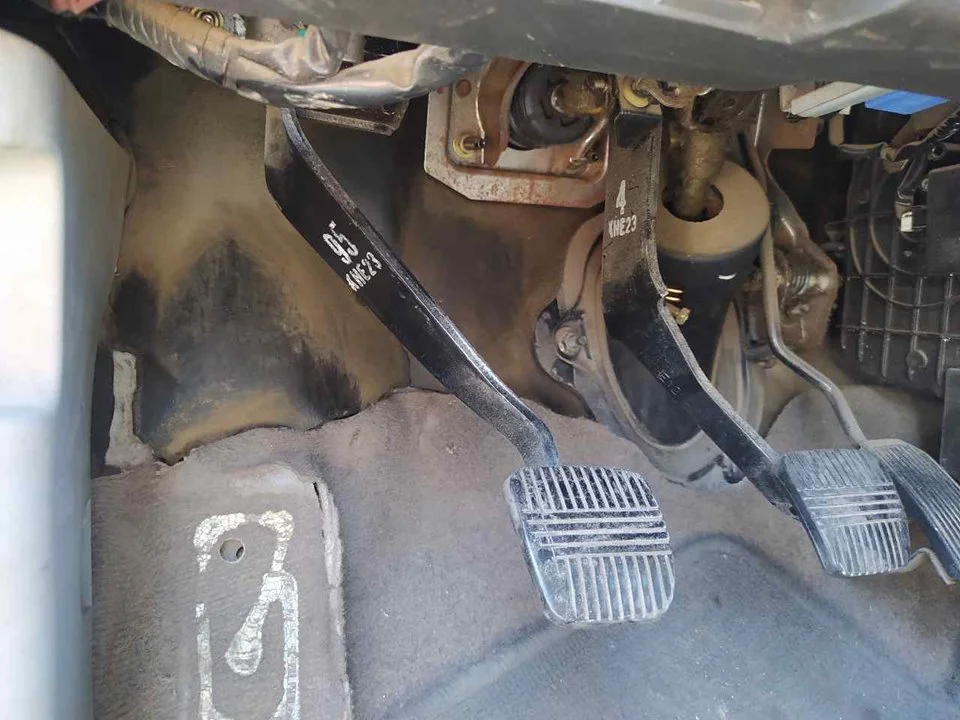 Foto de PEDAL EMBRAGUE NISSAN X-TRAIL (T30) 2.2 16V Turbodiesel CAT (114 CV / 84 KW) referencia 465038H95C