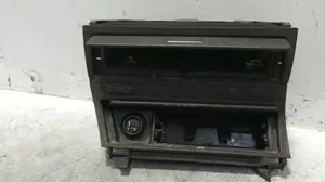 Foto de CENICERO BMW SERIE 3 BERLINA (E46) 2.0 16V Diesel CAT (136 CV / 100 KW) referencia 8205377 foto 3