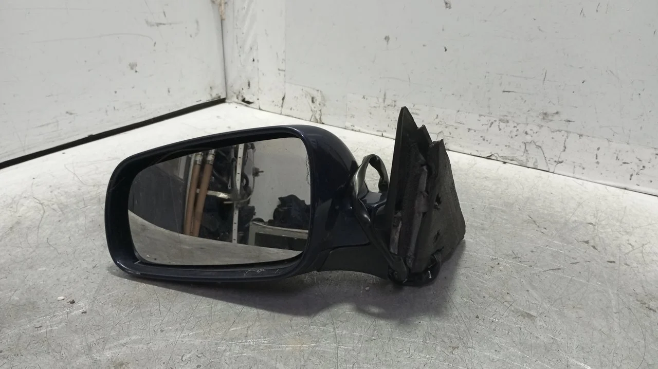 Foto de RETROVISOR IZQUIERDO VOLKSWAGEN PASSAT BERLINA (3B2) 1.9 TDI (110 CV / 81 KW) referencia E30157427