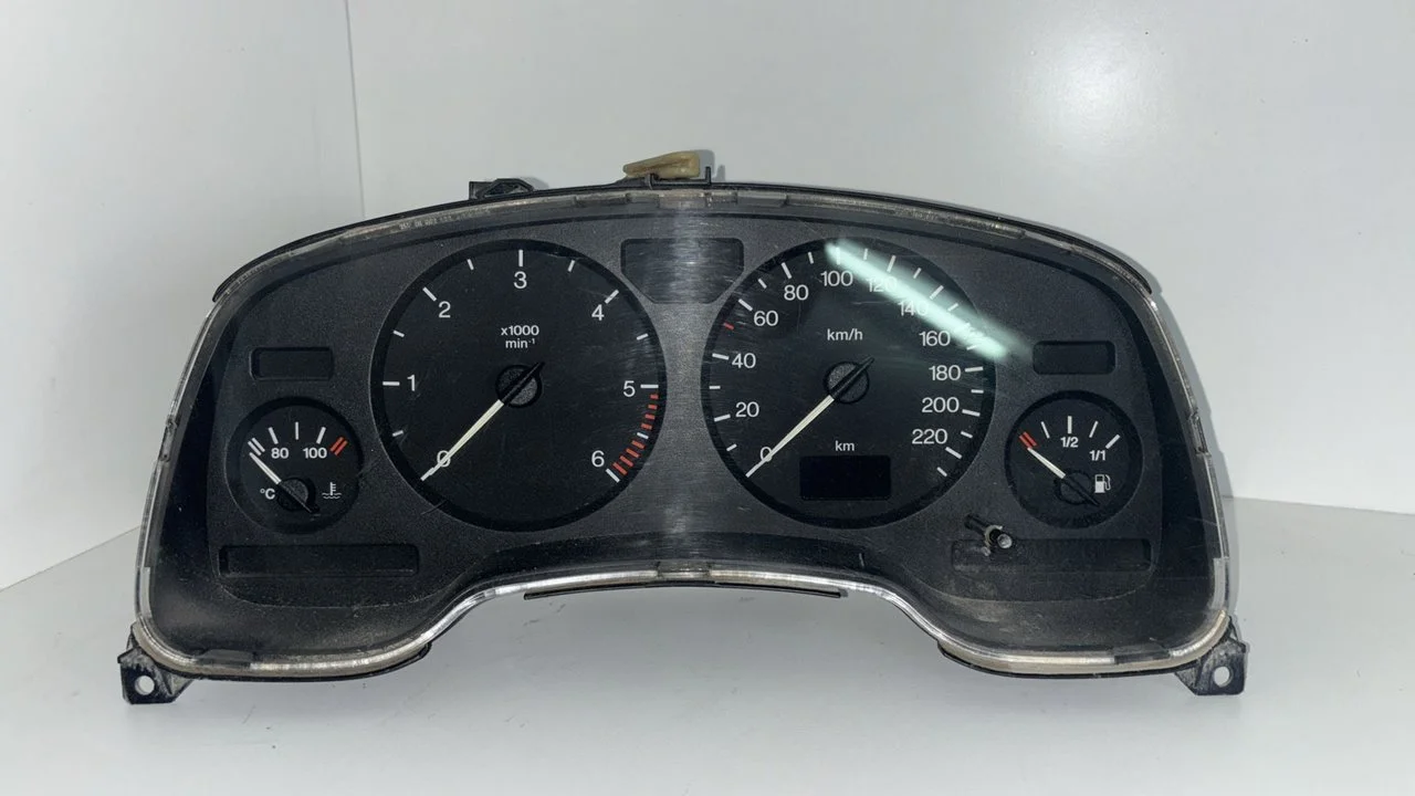 Foto de CUADRO INSTRUMENTOS OPEL ASTRA G BERLINA referencia 354110001