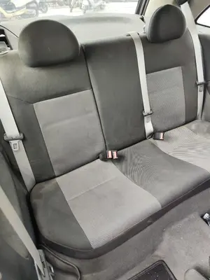 Foto de ASIENTO TRASERO MEDIO OPEL CORSA C 1.2 16V CAT (Z 12 XEP / LB4) (80 CV / 59 KW)