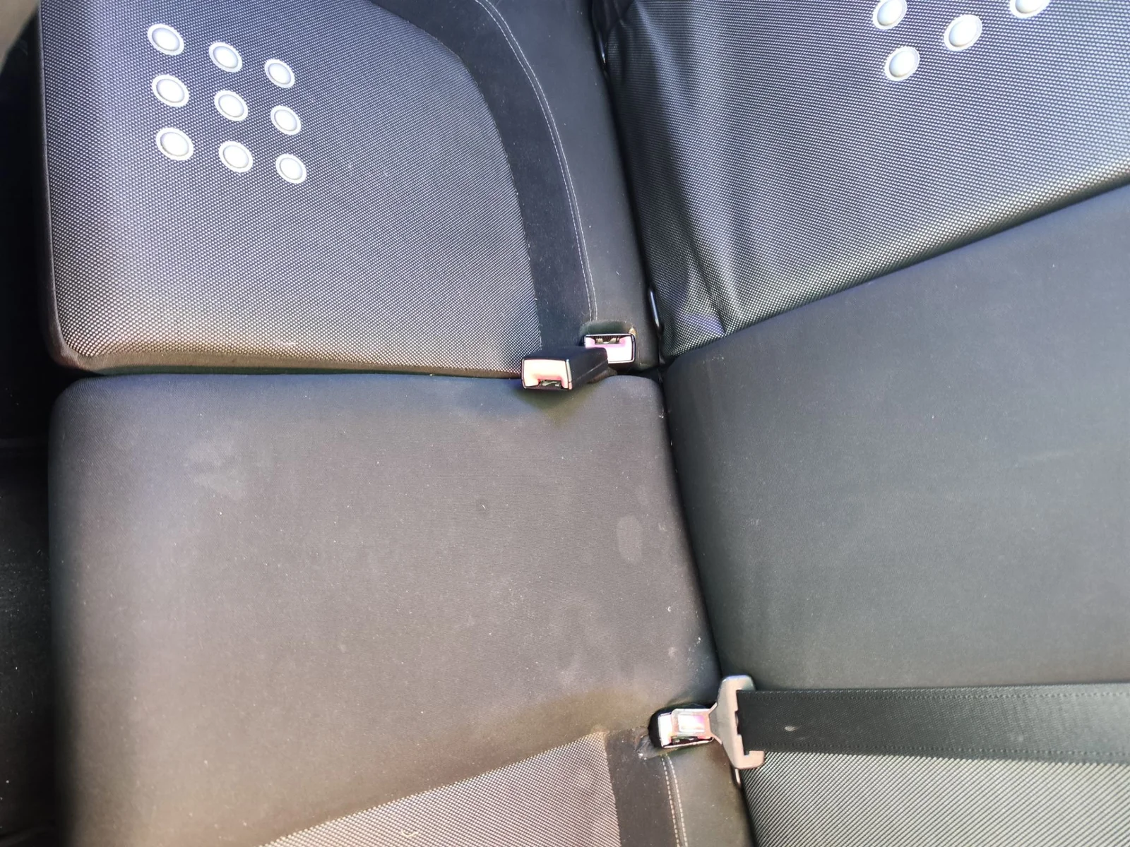 Foto de ENGANCHE CINTURON TRASERO IZQUIERDO FIAT GRANDE PUNTO (199) 1.4 (95 CV / 70 KW)