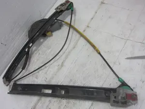 Foto de ELEVALUNAS DELANTERO IZQUIERDO BMW SERIE 3 BERLINA (E46) 1.9 CAT (118 CV / 87 KW) referencia 51337020659 foto 13